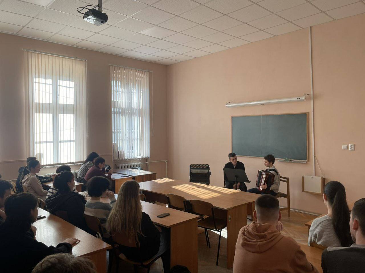Заходи в рамках тижня без теоретичних дисциплін — шанс перевірити свої навички в реальних умовах, обмінятися досвідом і отримати нові ідеї для розвитку.