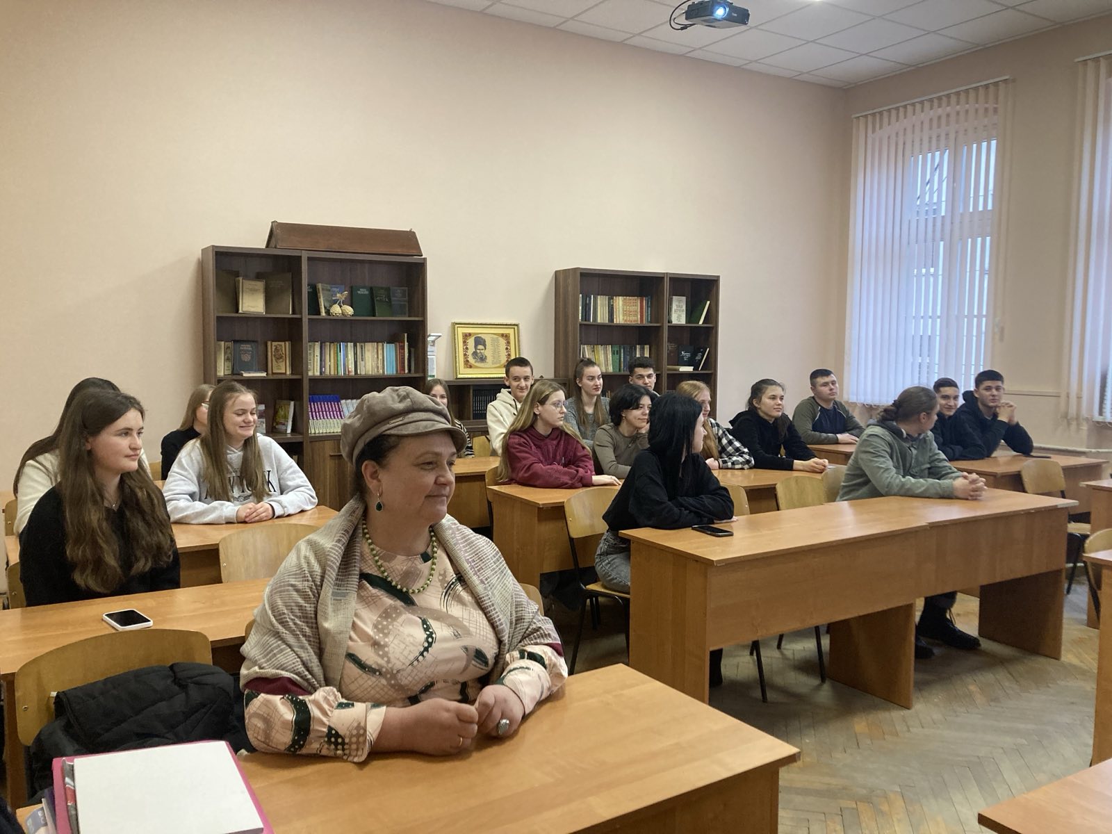 Звитяжний лицар української літератури:  година спілкування до 90-ї річниці з дня народження Василя Симоненка
