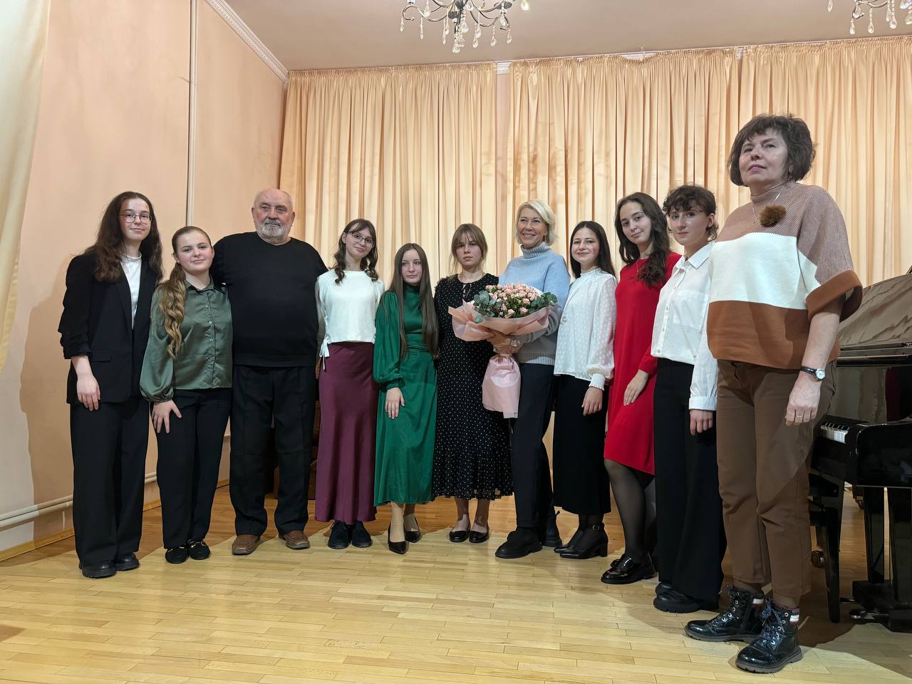 Творча  зустріч  з народним артистом України Петром  Матієм