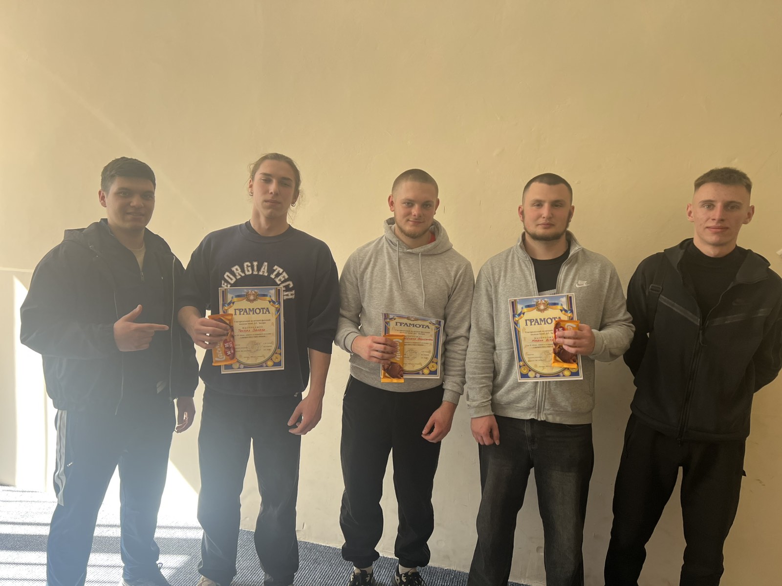 2 квітня відбулися змагання   з армреслінгу серед юнаків