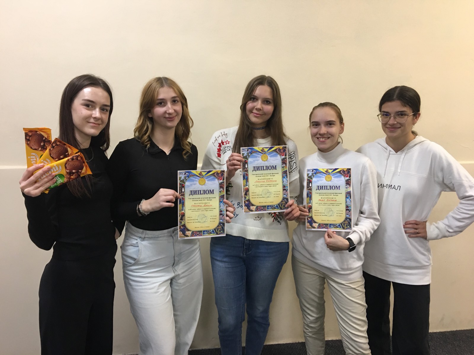Першість коледжу з настільного тенісу серед дівчат